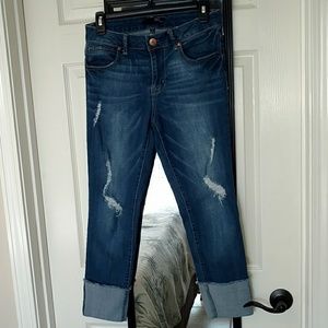 Distressed cropped jeans